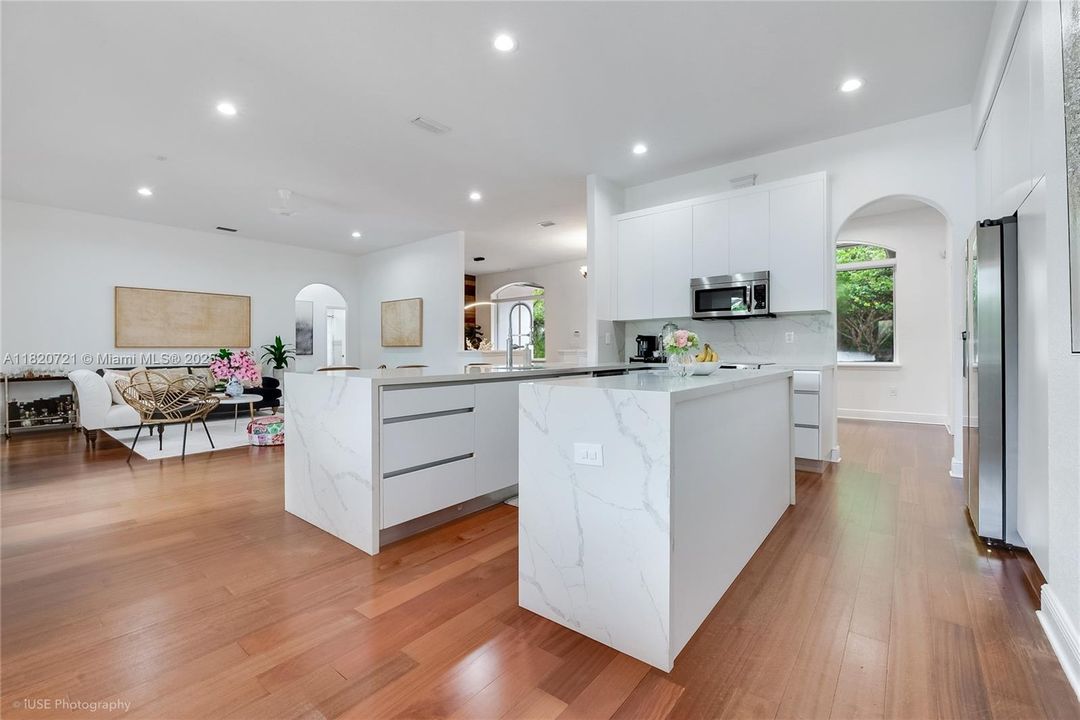 Active With Contract: $1,199,000 (4 beds, 3 baths, 2467 Square Feet)