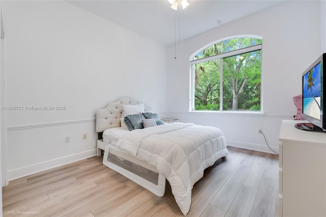 Active With Contract: $1,199,000 (4 beds, 3 baths, 2467 Square Feet)