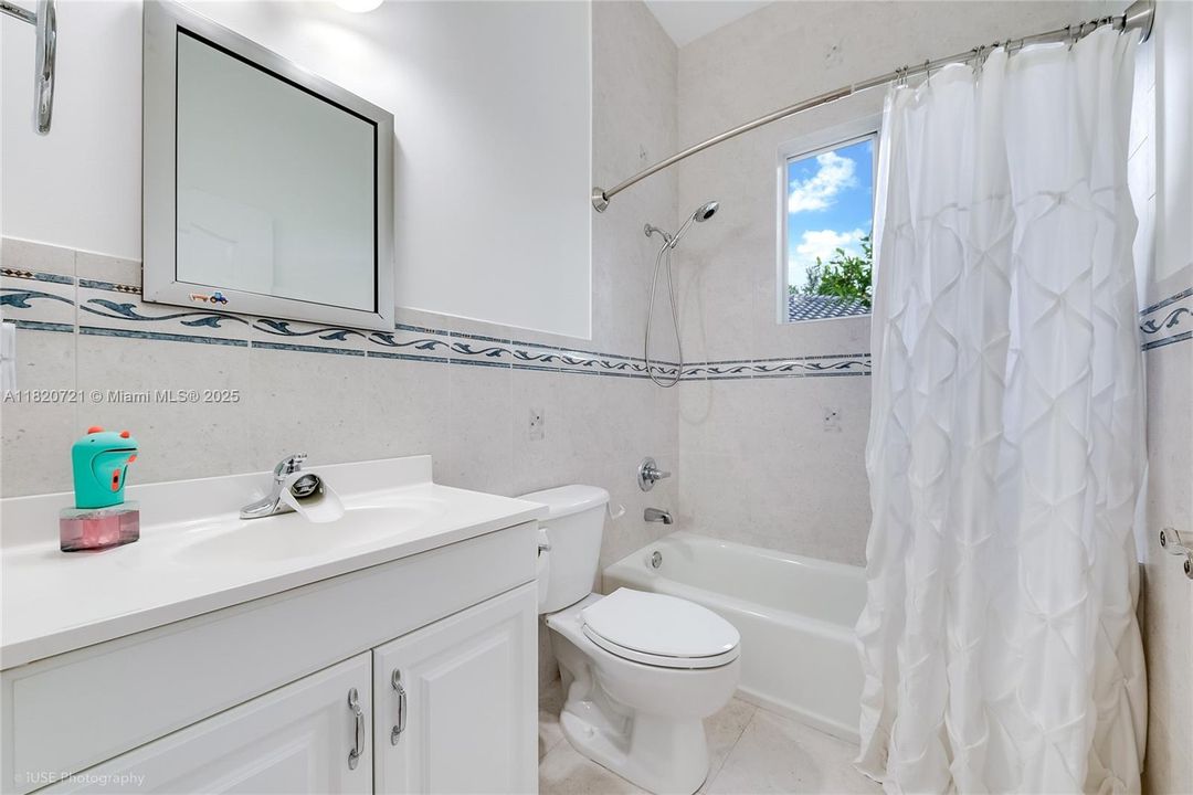 Active With Contract: $1,199,000 (4 beds, 3 baths, 2467 Square Feet)