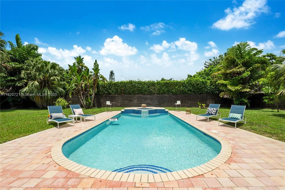 Active With Contract: $1,199,000 (4 beds, 3 baths, 2467 Square Feet)