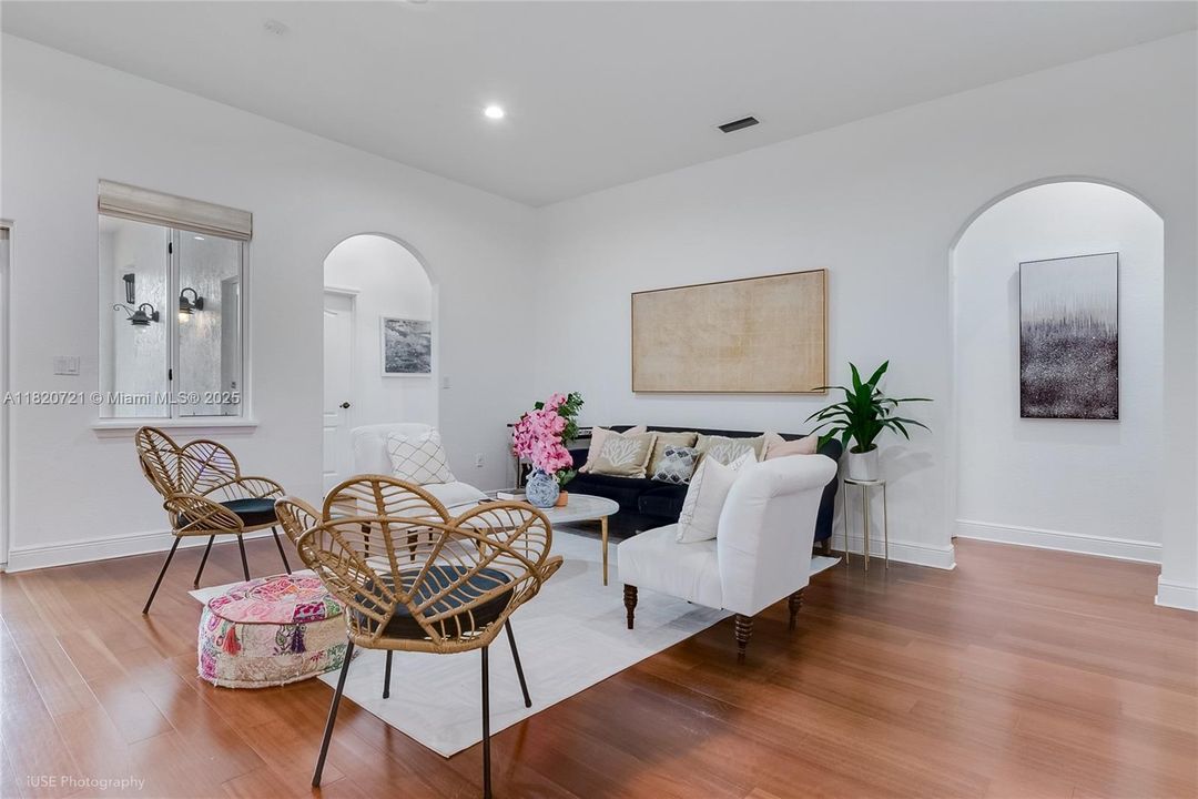 Active With Contract: $1,199,000 (4 beds, 3 baths, 2467 Square Feet)