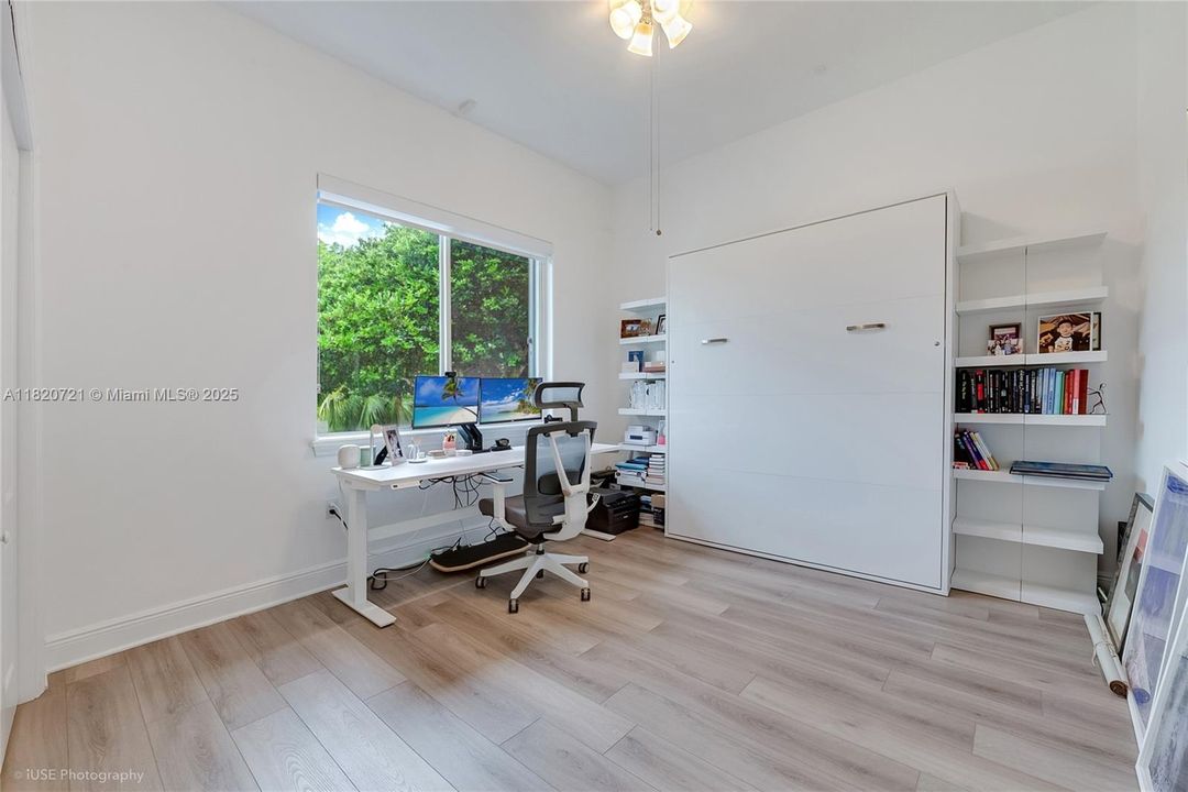 Active With Contract: $1,199,000 (4 beds, 3 baths, 2467 Square Feet)