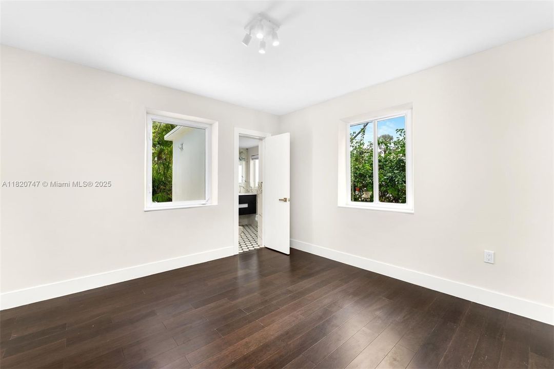 For Sale: $1,795,000 (4 beds, 3 baths, 1900 Square Feet)