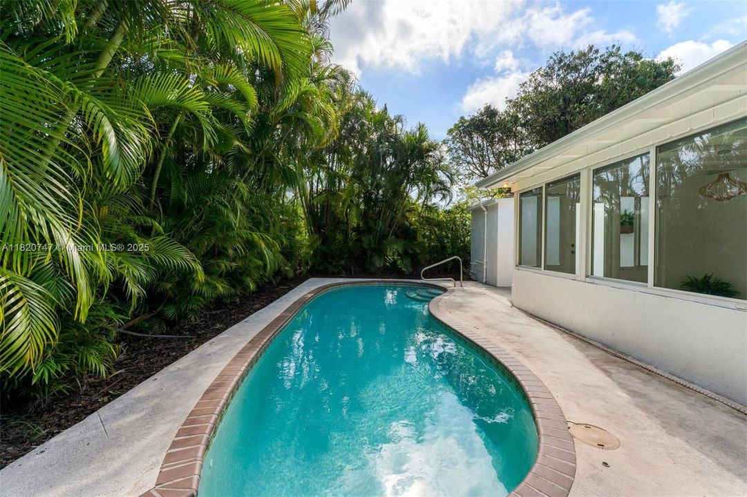 For Sale: $1,795,000 (4 beds, 3 baths, 1900 Square Feet)