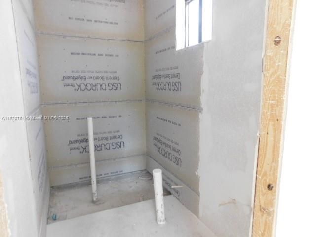 На продажу: $580,500 (4 спален, 2 ванн, 0 Квадратных фут)