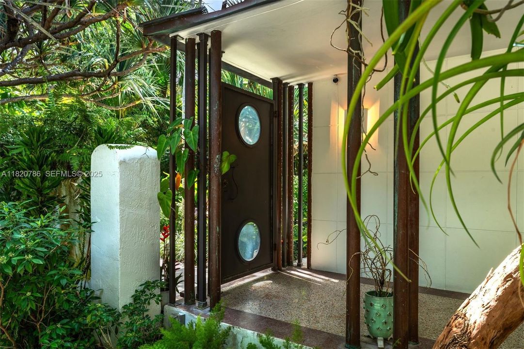 For Sale: $7,950,000 (3 beds, 3 baths, 3421 Square Feet)