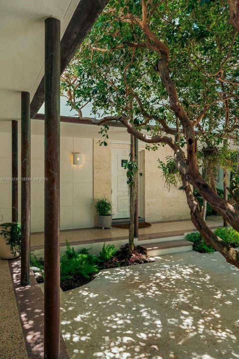 For Sale: $7,950,000 (3 beds, 3 baths, 3421 Square Feet)