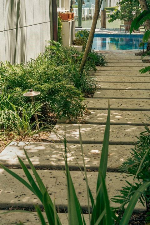 For Sale: $7,950,000 (3 beds, 3 baths, 3421 Square Feet)