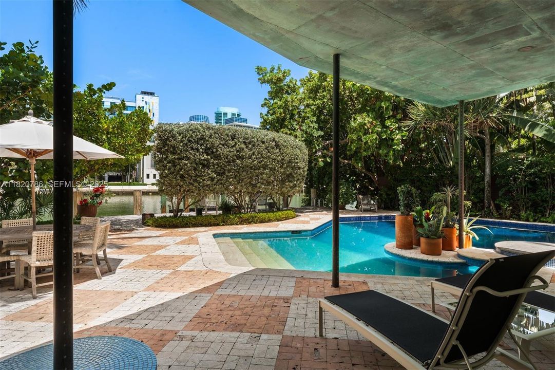 For Sale: $7,950,000 (3 beds, 3 baths, 3421 Square Feet)