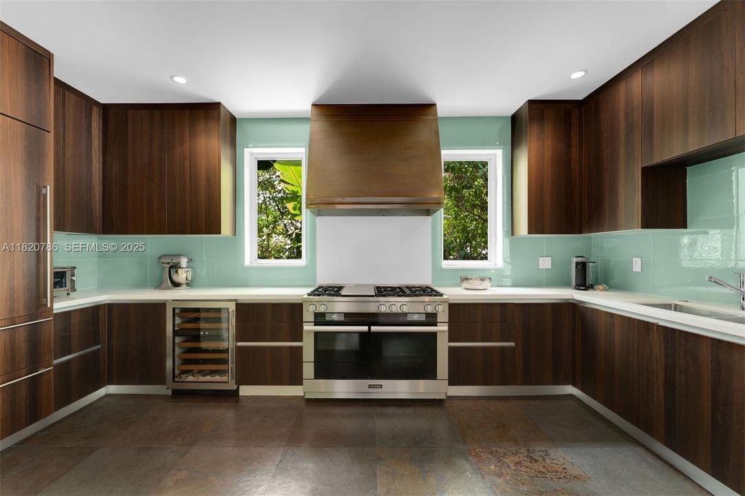 For Sale: $7,950,000 (3 beds, 3 baths, 3421 Square Feet)