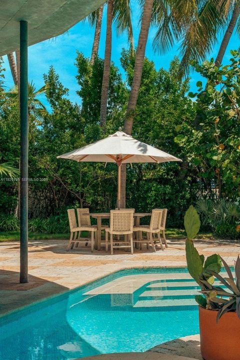 For Sale: $7,950,000 (3 beds, 3 baths, 3421 Square Feet)