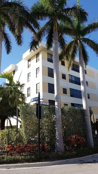 На продажу: $299,000 (1 спален, 1 ванн, 900 Квадратных фут)