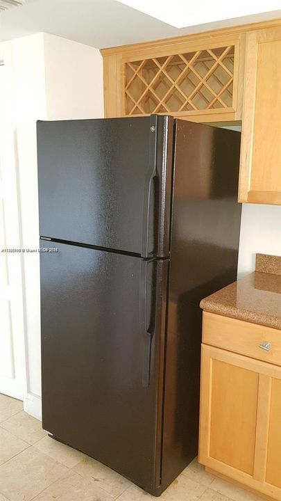 На продажу: $299,000 (1 спален, 1 ванн, 900 Квадратных фут)