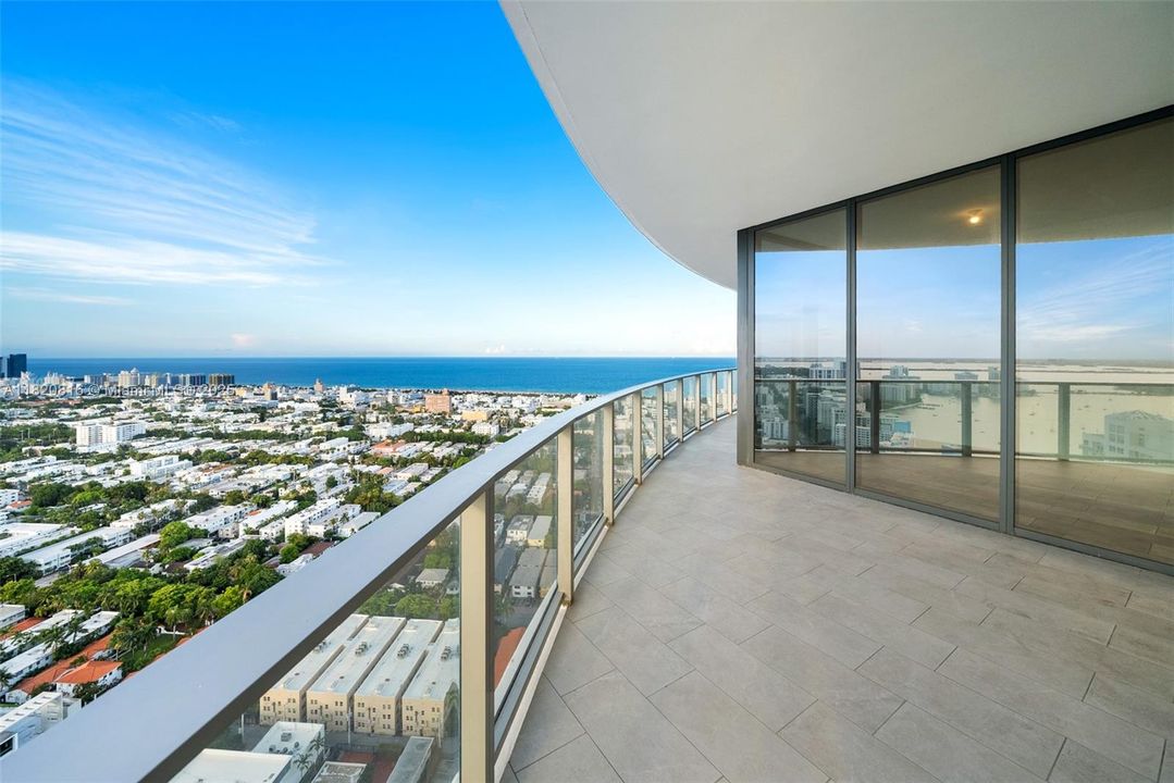 En Venta: $7,300,000 (2 camas, 2 baños, 2615 Pies cuadrados)