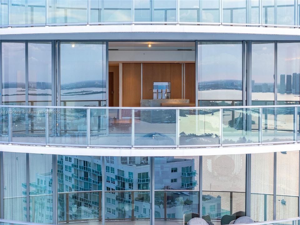 En Venta: $7,300,000 (2 camas, 2 baños, 2615 Pies cuadrados)