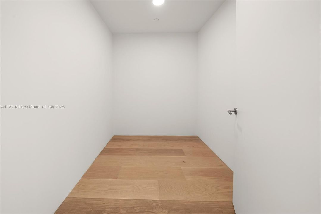 En Venta: $7,300,000 (2 camas, 2 baños, 2615 Pies cuadrados)