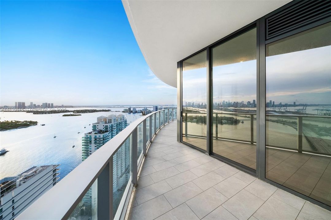 En Venta: $7,300,000 (2 camas, 2 baños, 2615 Pies cuadrados)
