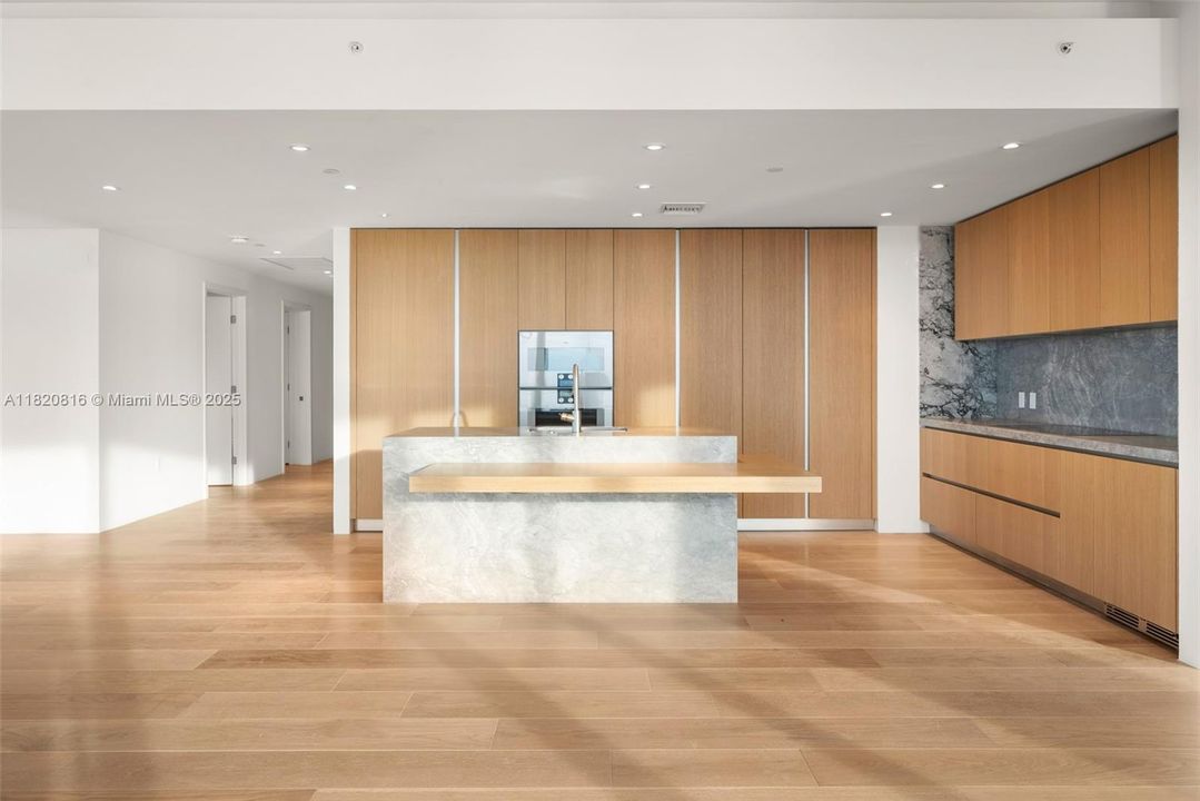 En Venta: $7,300,000 (2 camas, 2 baños, 2615 Pies cuadrados)