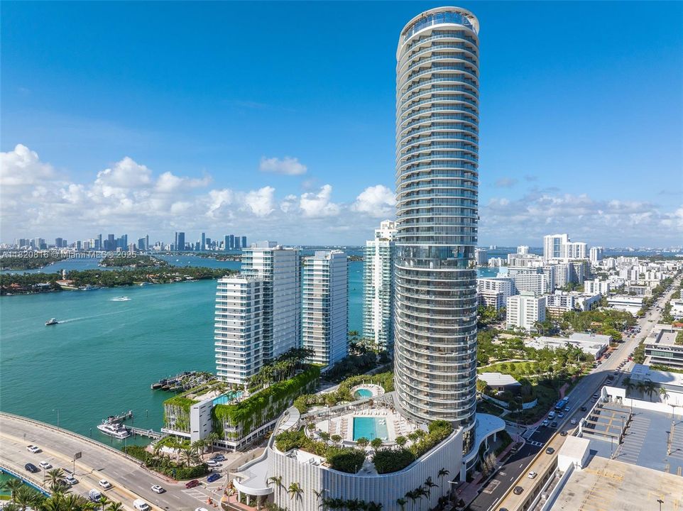 En Venta: $7,300,000 (2 camas, 2 baños, 2615 Pies cuadrados)
