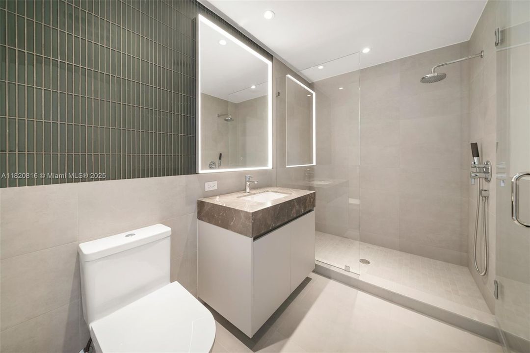 En Venta: $7,300,000 (2 camas, 2 baños, 2615 Pies cuadrados)