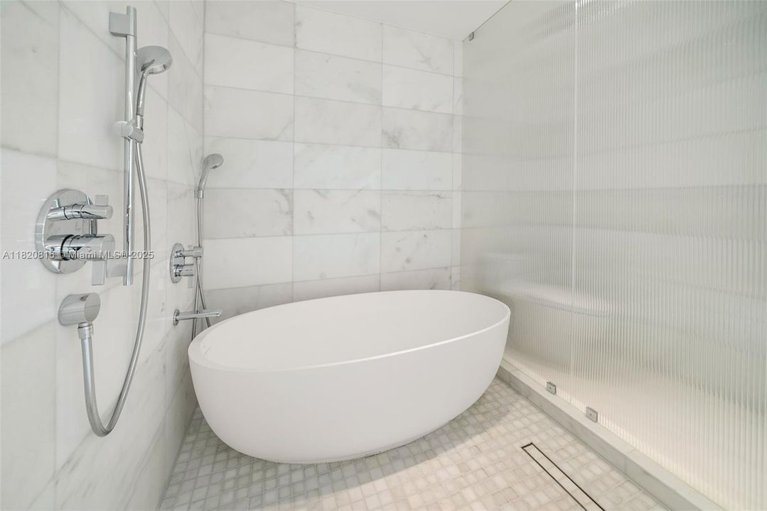 En Venta: $7,300,000 (2 camas, 2 baños, 2615 Pies cuadrados)