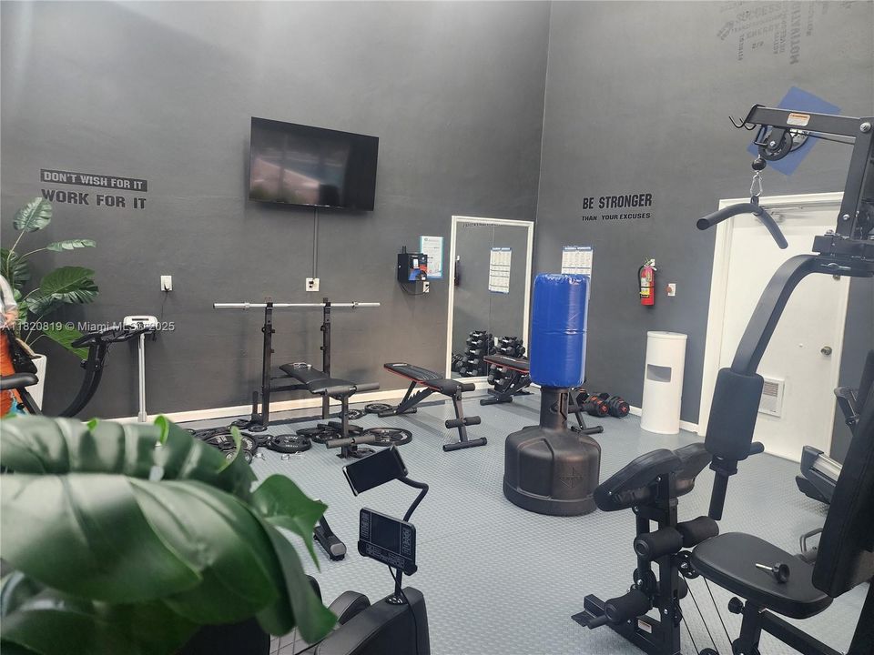 Activo con contrato: $108,000 (1 camas, 1 baños, 933 Pies cuadrados)