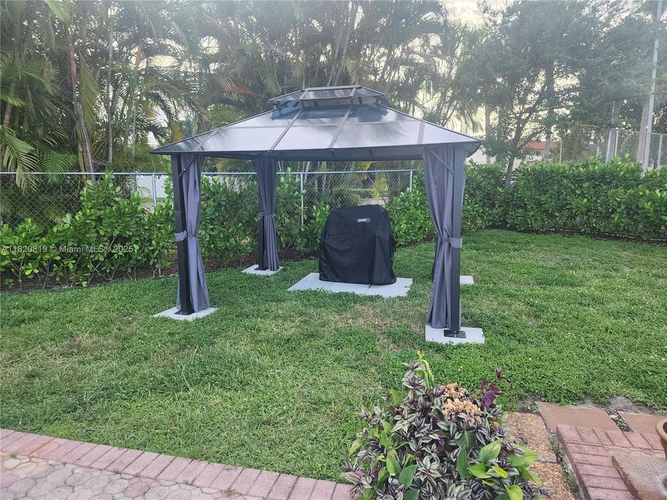 Activo con contrato: $108,000 (1 camas, 1 baños, 933 Pies cuadrados)