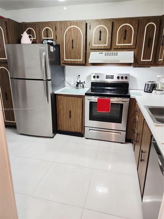 Activo con contrato: $108,000 (1 camas, 1 baños, 933 Pies cuadrados)