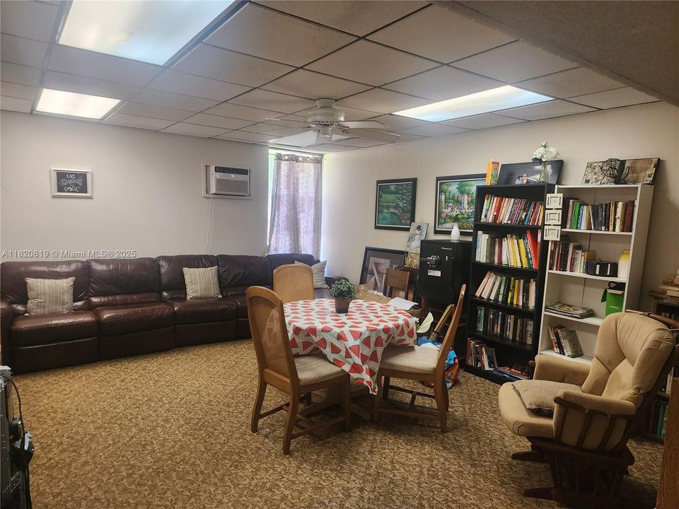 Activo con contrato: $108,000 (1 camas, 1 baños, 933 Pies cuadrados)