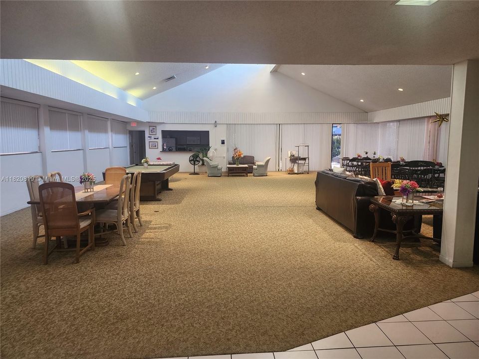 Activo con contrato: $108,000 (1 camas, 1 baños, 933 Pies cuadrados)