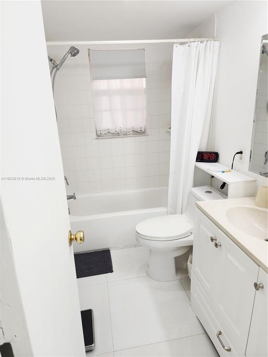 Activo con contrato: $108,000 (1 camas, 1 baños, 933 Pies cuadrados)