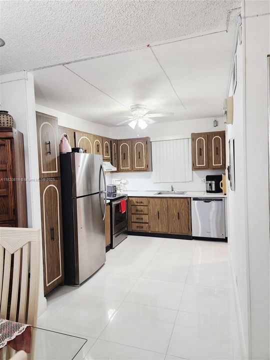 Activo con contrato: $108,000 (1 camas, 1 baños, 933 Pies cuadrados)