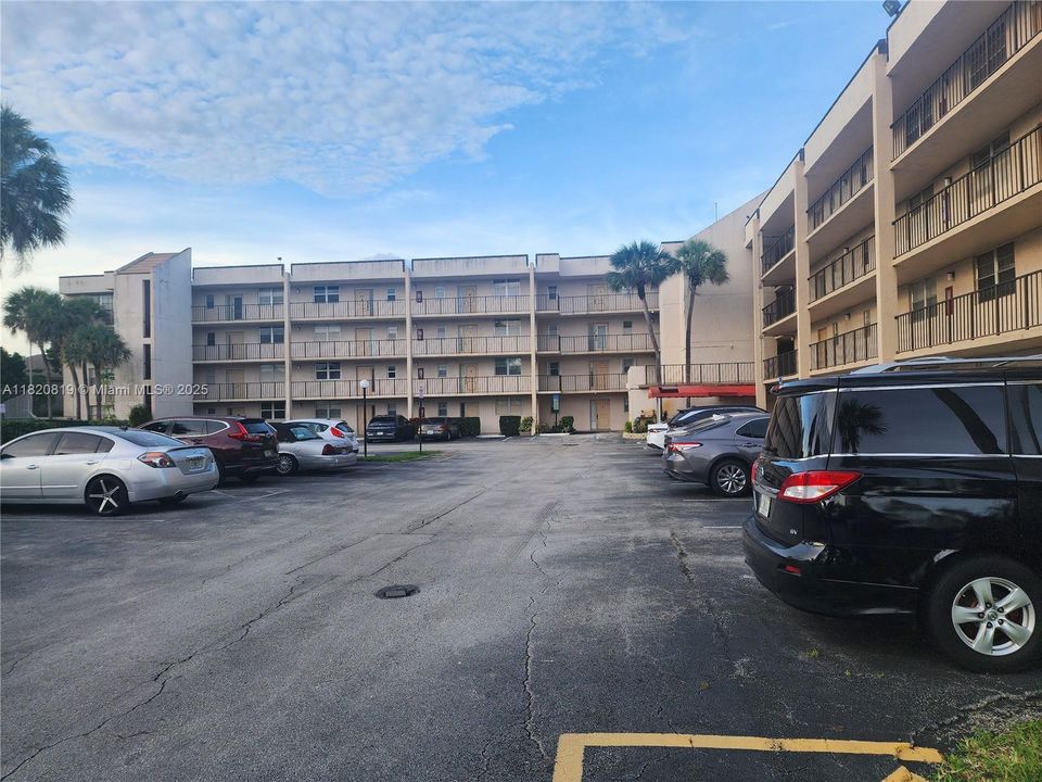 Activo con contrato: $108,000 (1 camas, 1 baños, 933 Pies cuadrados)