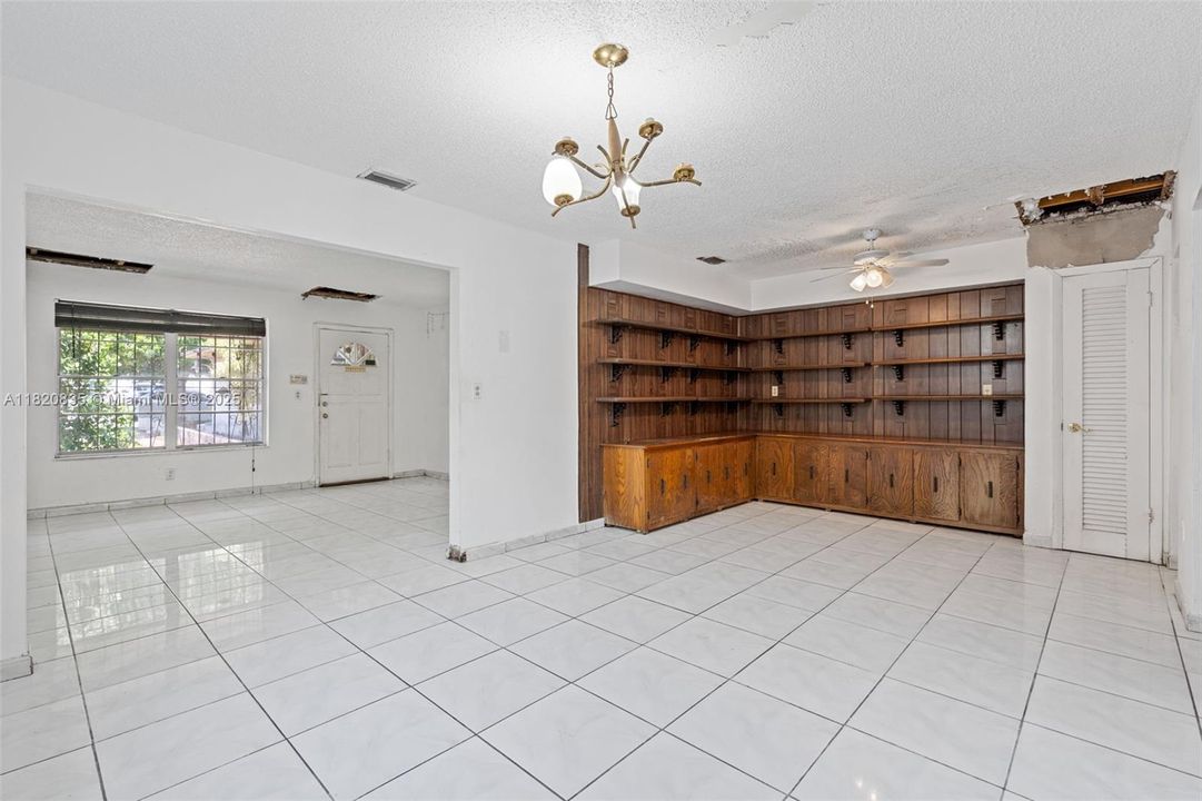 Недавно продано: $724,900 (0 спален, 0 ванн, 2369 Квадратных фут)