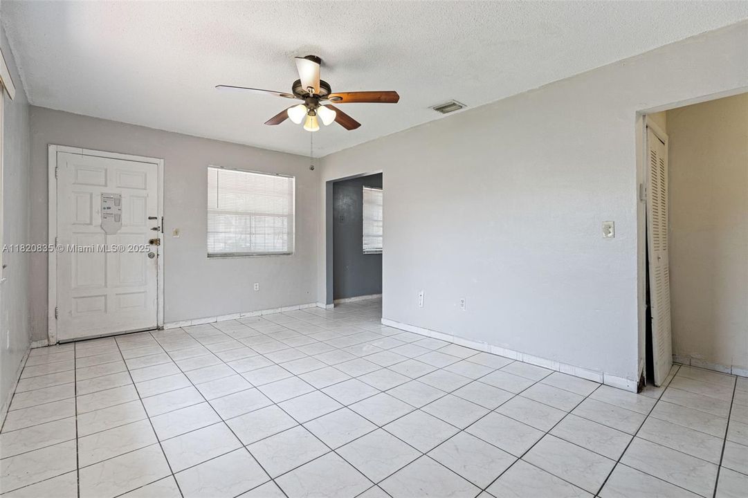 Недавно продано: $724,900 (0 спален, 0 ванн, 2369 Квадратных фут)