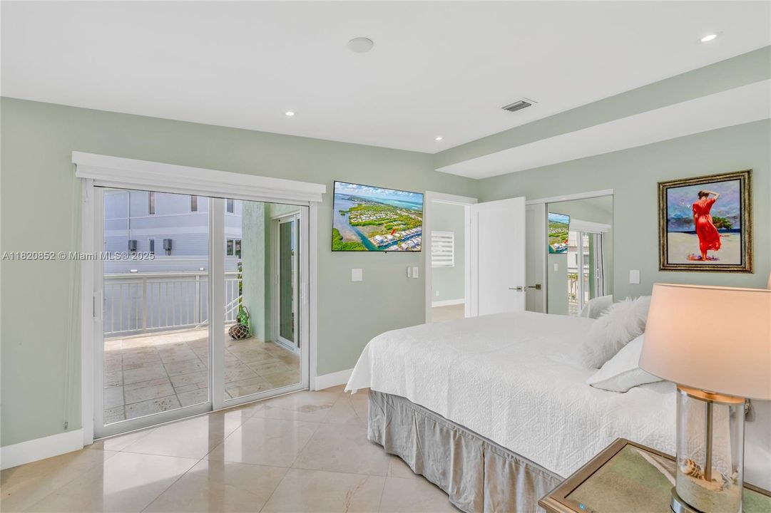 最近租的: $6,800 (5 贝兹, 3 浴室, 3124 平方英尺)