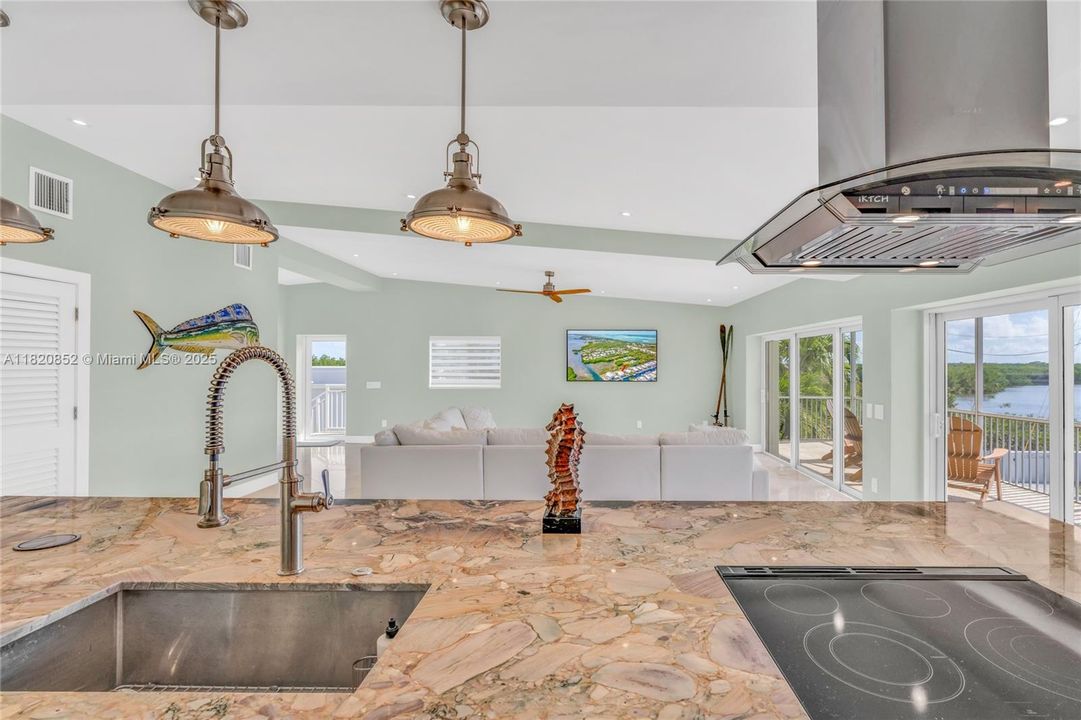 最近租的: $6,800 (5 贝兹, 3 浴室, 3124 平方英尺)