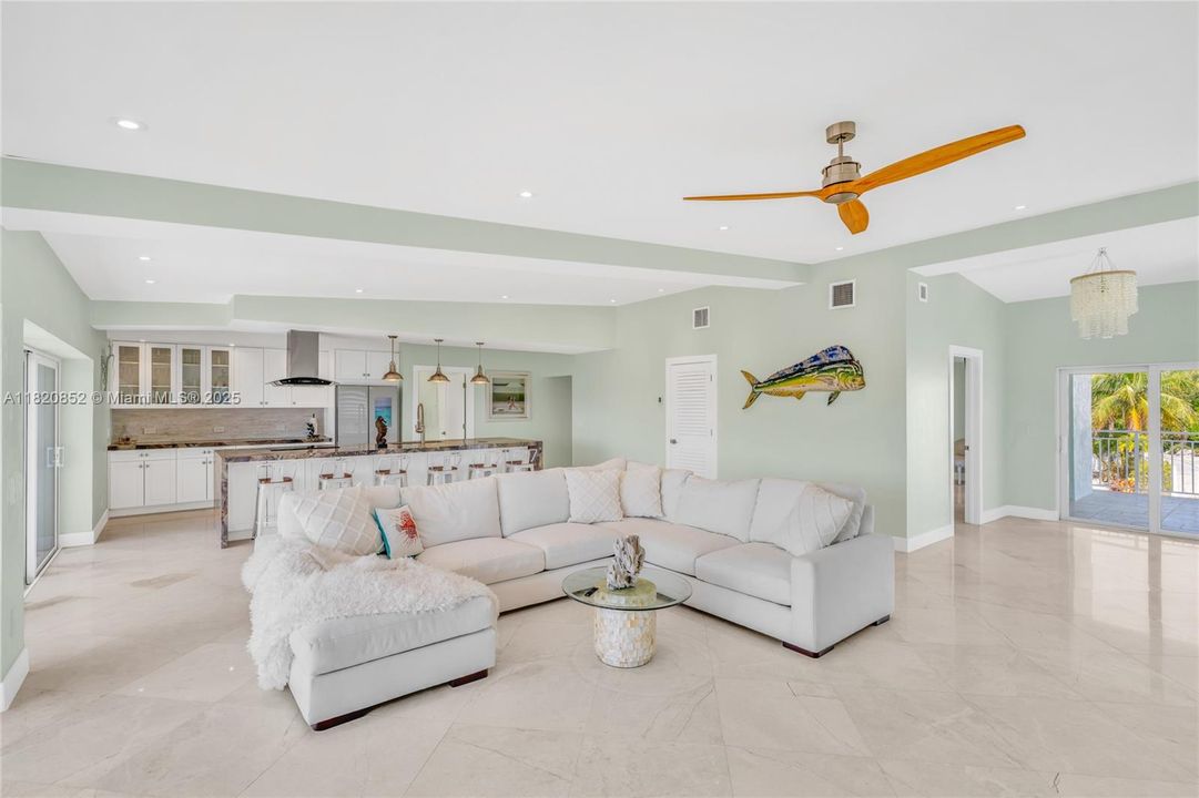 最近租的: $6,800 (5 贝兹, 3 浴室, 3124 平方英尺)