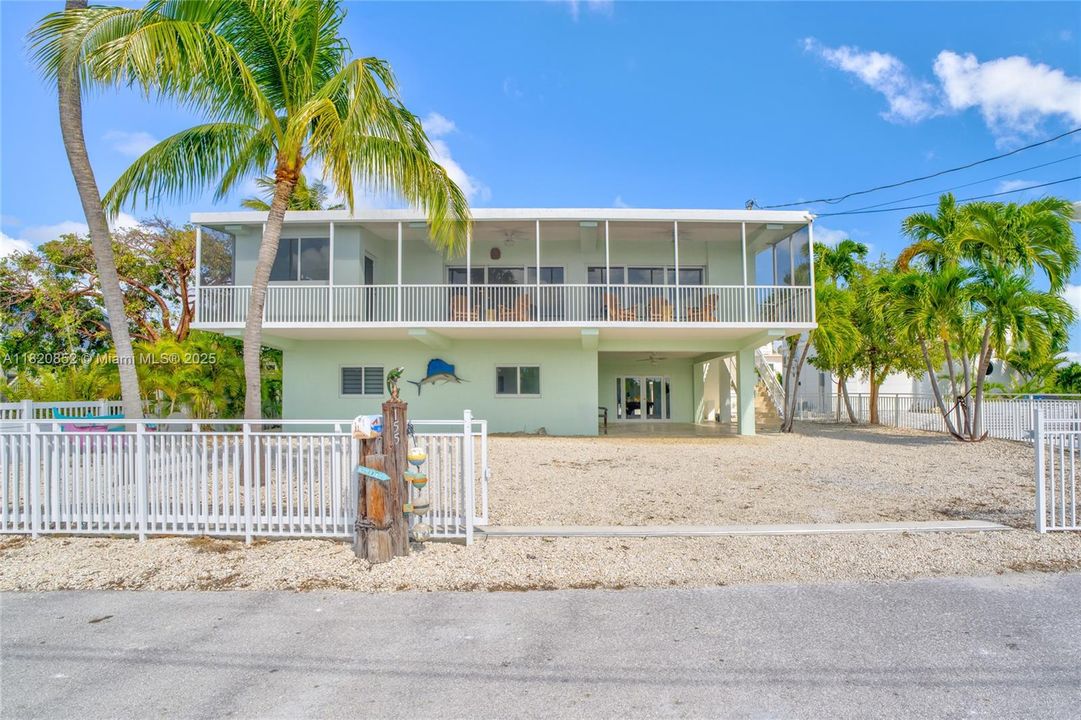 最近租的: $6,800 (5 贝兹, 3 浴室, 3124 平方英尺)