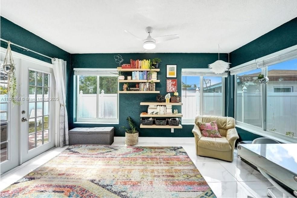 Recently Sold: $479,000 (3 beds, 2 baths, 1266 Square Feet)