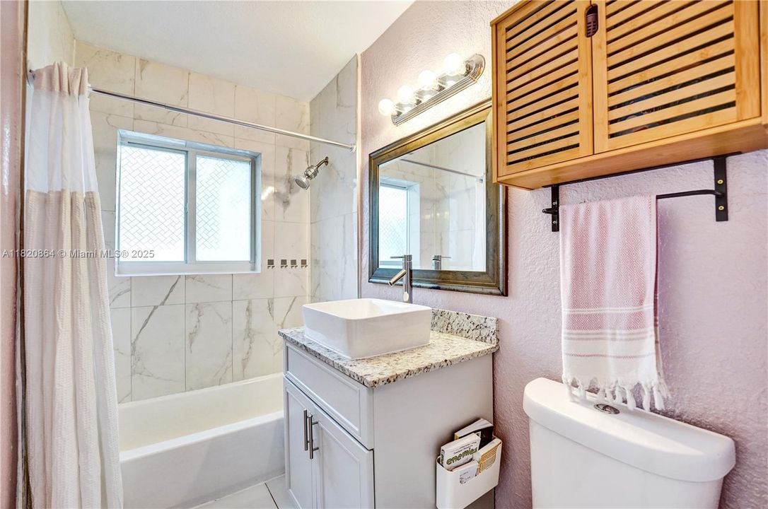 Recently Sold: $479,000 (3 beds, 2 baths, 1266 Square Feet)