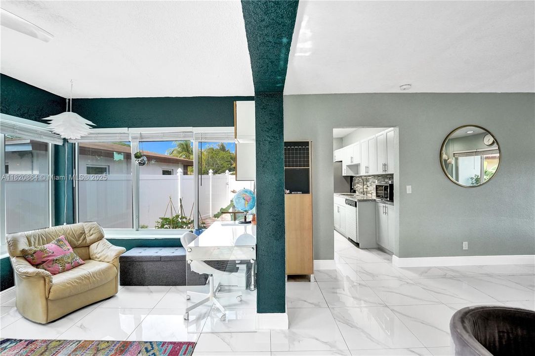 Recently Sold: $479,000 (3 beds, 2 baths, 1266 Square Feet)