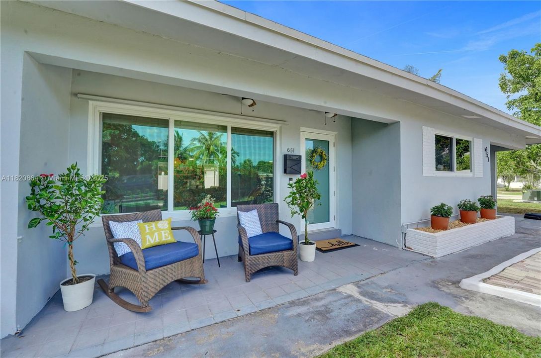 Recently Sold: $479,000 (3 beds, 2 baths, 1266 Square Feet)