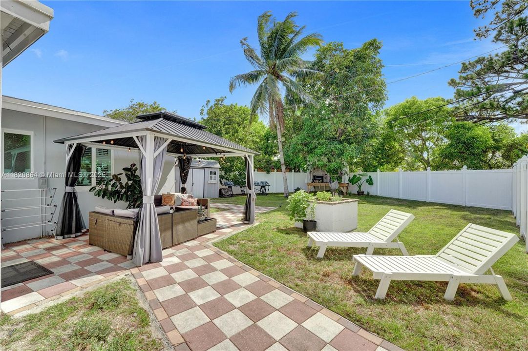 Recently Sold: $479,000 (3 beds, 2 baths, 1266 Square Feet)