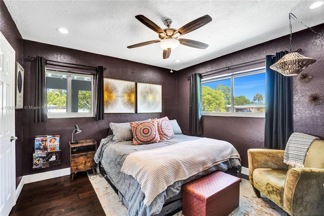 Recently Sold: $479,000 (3 beds, 2 baths, 1266 Square Feet)