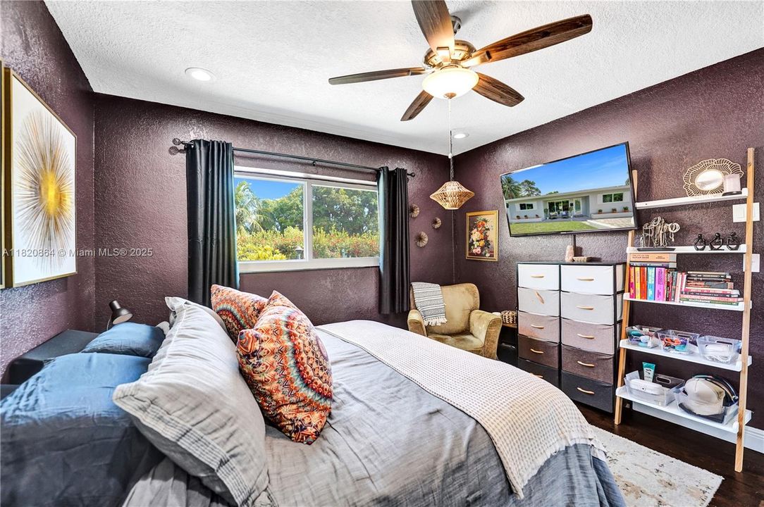 Recently Sold: $479,000 (3 beds, 2 baths, 1266 Square Feet)