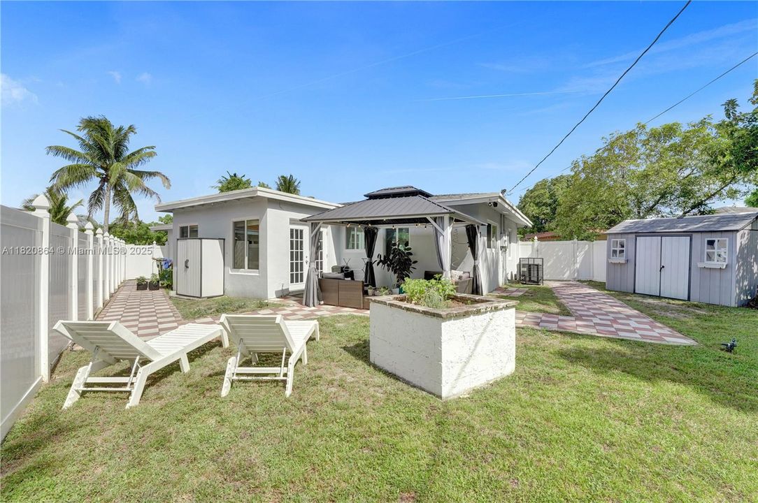 Recently Sold: $479,000 (3 beds, 2 baths, 1266 Square Feet)