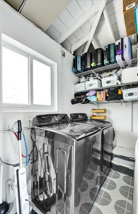 Recently Sold: $479,000 (3 beds, 2 baths, 1266 Square Feet)