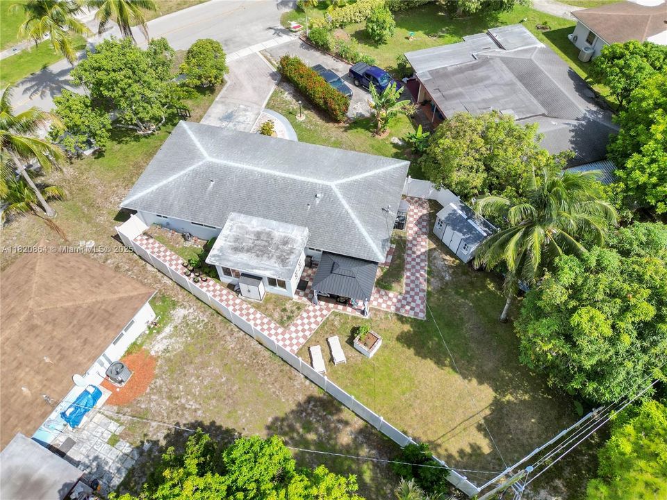 Recently Sold: $479,000 (3 beds, 2 baths, 1266 Square Feet)