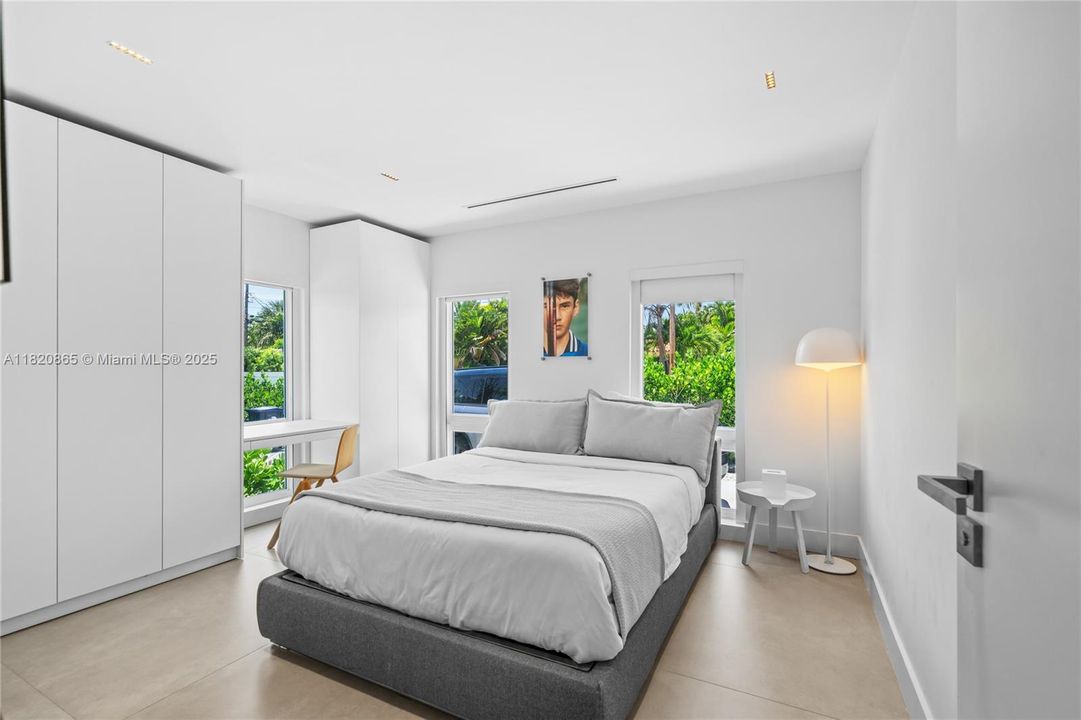 待售: $3,900,000 (4 贝兹, 3 浴室, 2267 平方英尺)